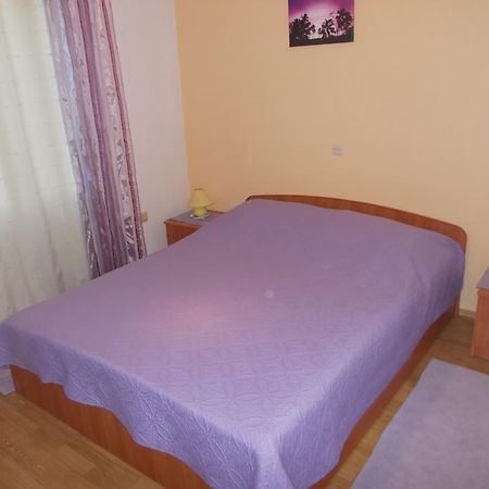 Apartments Makaus Kampor ภายนอก รูปภาพ