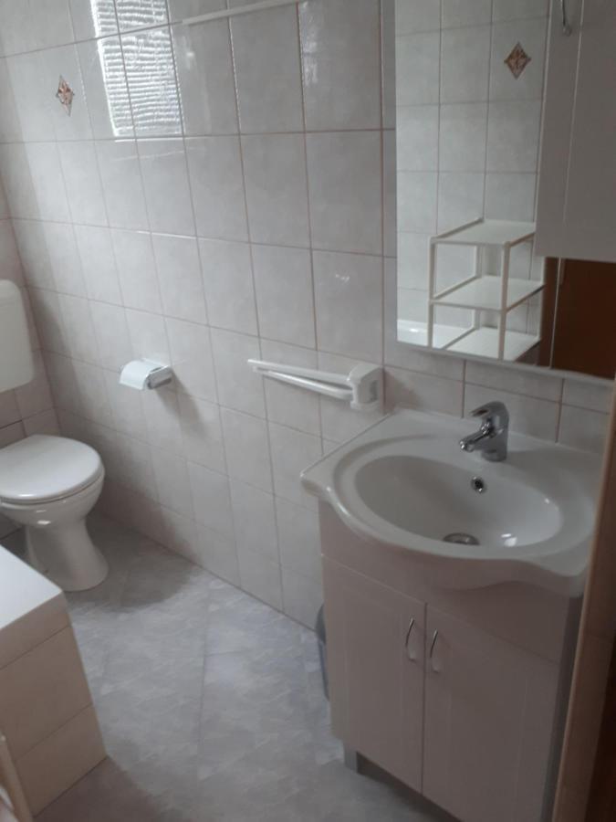 Apartments Makaus Kampor ภายนอก รูปภาพ