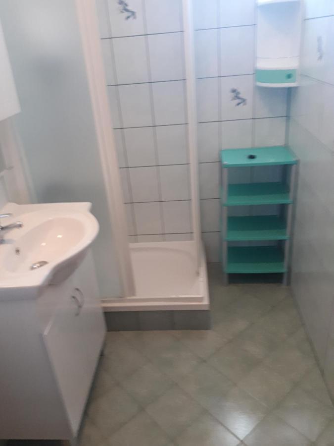 Apartments Makaus Kampor ภายนอก รูปภาพ