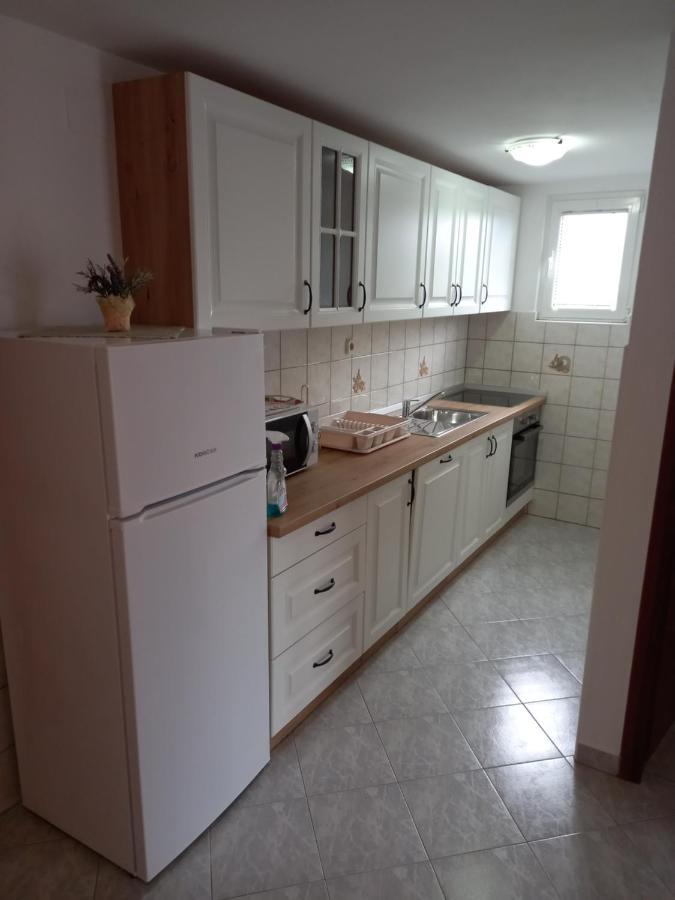 Apartments Makaus Kampor ภายนอก รูปภาพ