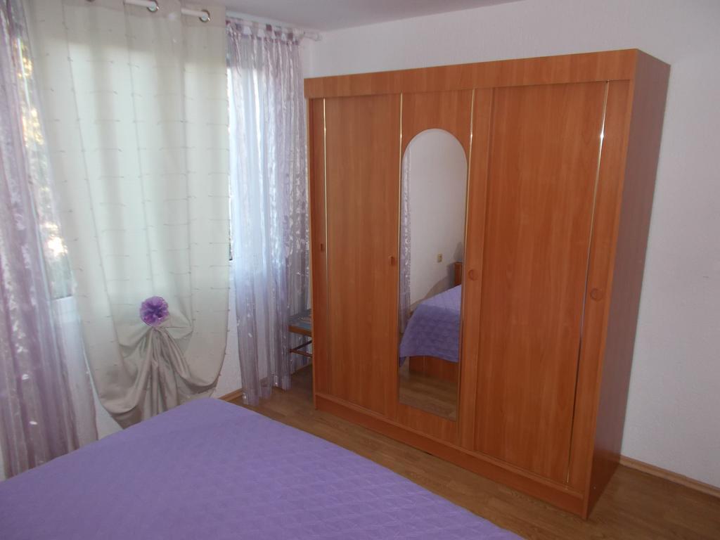 Apartments Makaus Kampor ภายนอก รูปภาพ